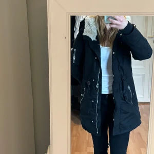 Vinterjacka  - Vinterjacka i fint skick.  