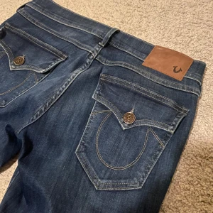 True Religion Jeans - True Religion jeans, passar en 36 eller liten 38