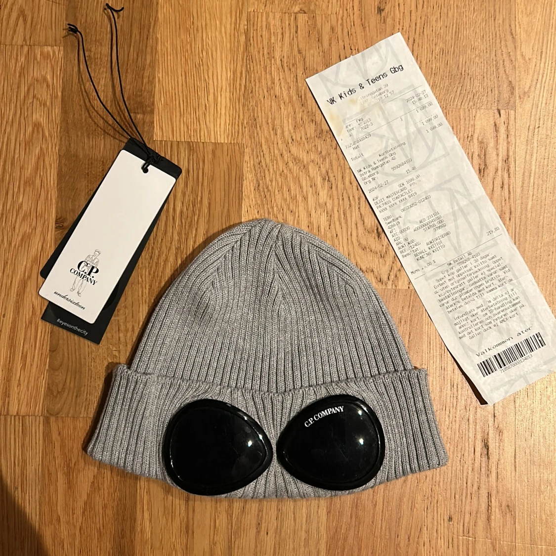 Grå mössa från C.P. Company