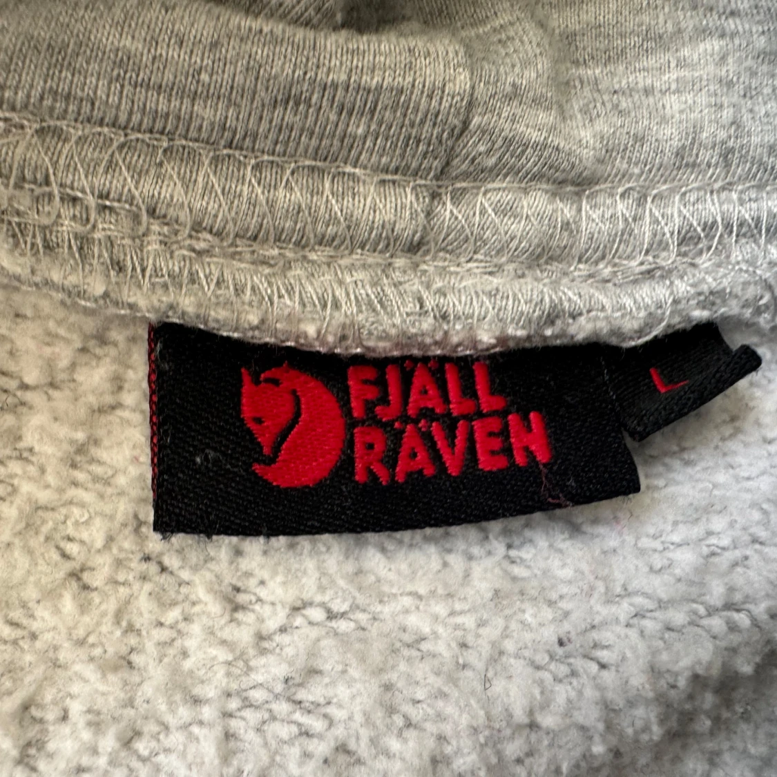 Grå retro hoodie från Fjällräven - 92