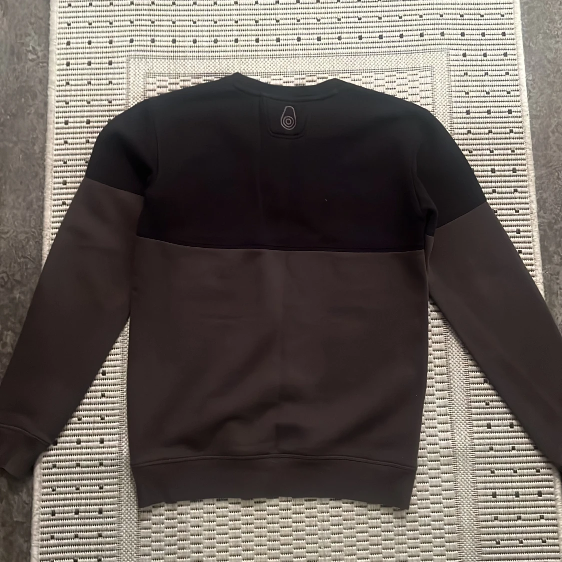 Svart och grå tröja från Sail Racing - 90