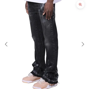 Flare Denim Jeans  - Aldrig använda endast provade  Ny skick  XS / M