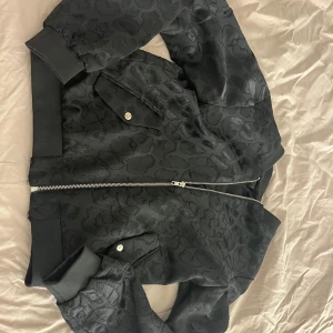 Cool leopardjacka - Sjukt cool leo jacka parfekt till hösten💗💗💗