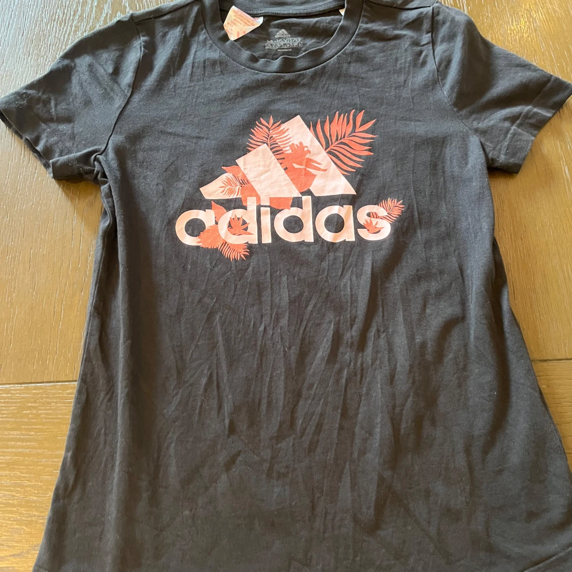 Adidas t-shirt