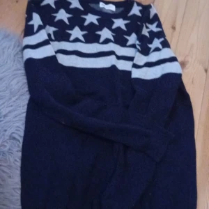 United states tjocktröja - Säljer denna tjocktröja, mycket bra skick, använd fåtal gånger.