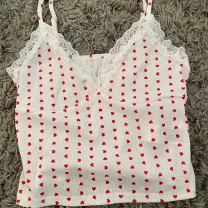 Topp - En gullig topp i från shein. Säljer för att jag inte använder den 💗