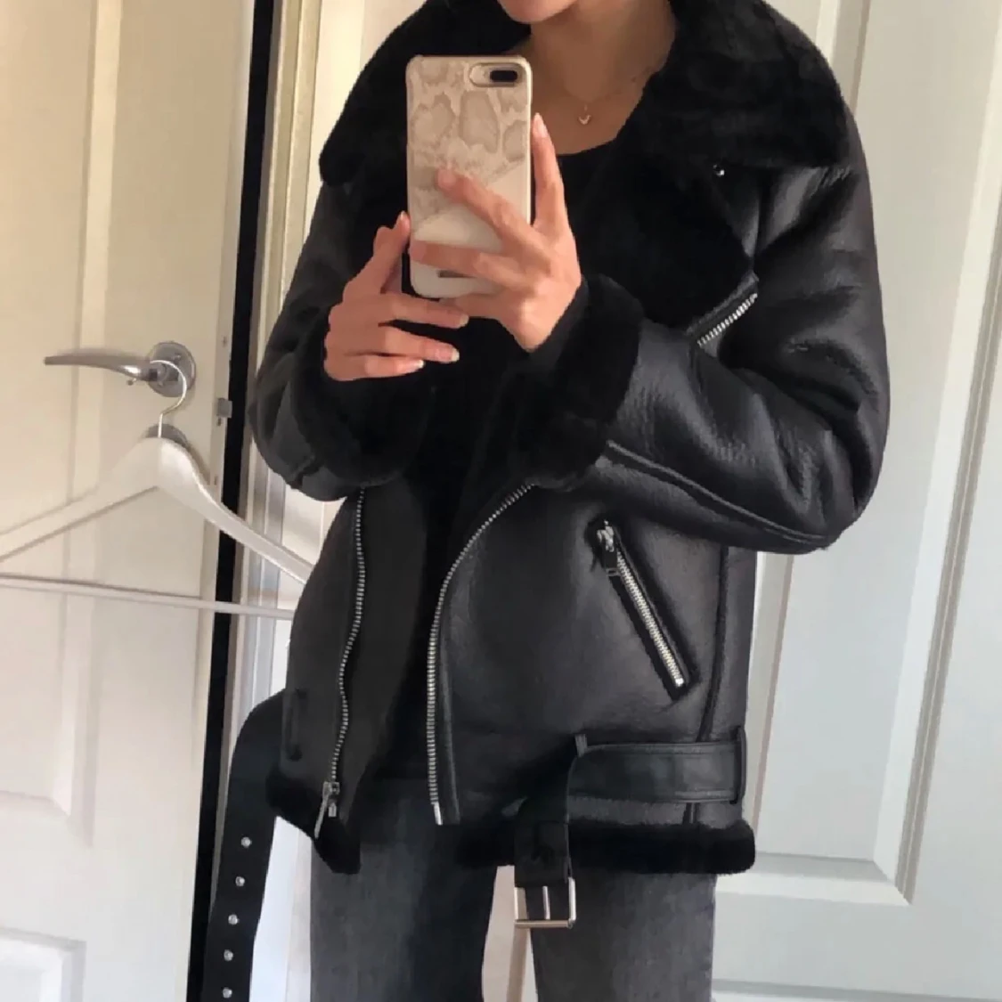 Svart skinnjacka från Zara - 90