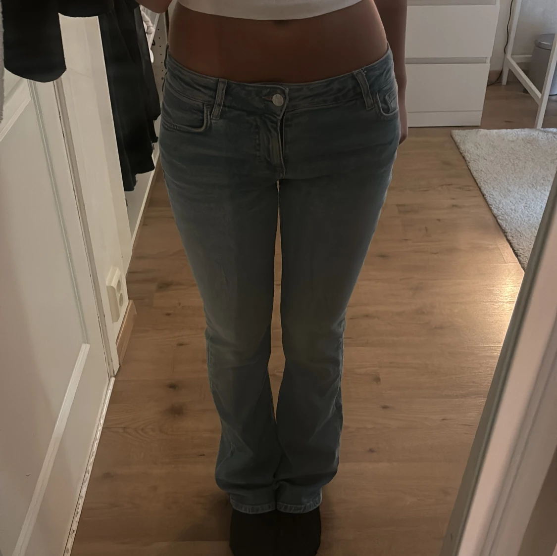 Ljusblå jeans
