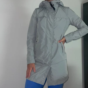 Parajumpers lättviktsjacka - Lättviktsjacka från Parajumpers i storlek S. Skicket är som nytt. ✨