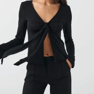 Gina topp - Säljer en jätte jätte fin tröja från gina, helt nytt skicka!! Jätte bekväm o passar jätte fint med många olika outfits❤️❤️