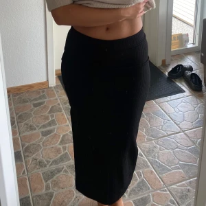 Kjol - Midikjol, väldig bra skick 