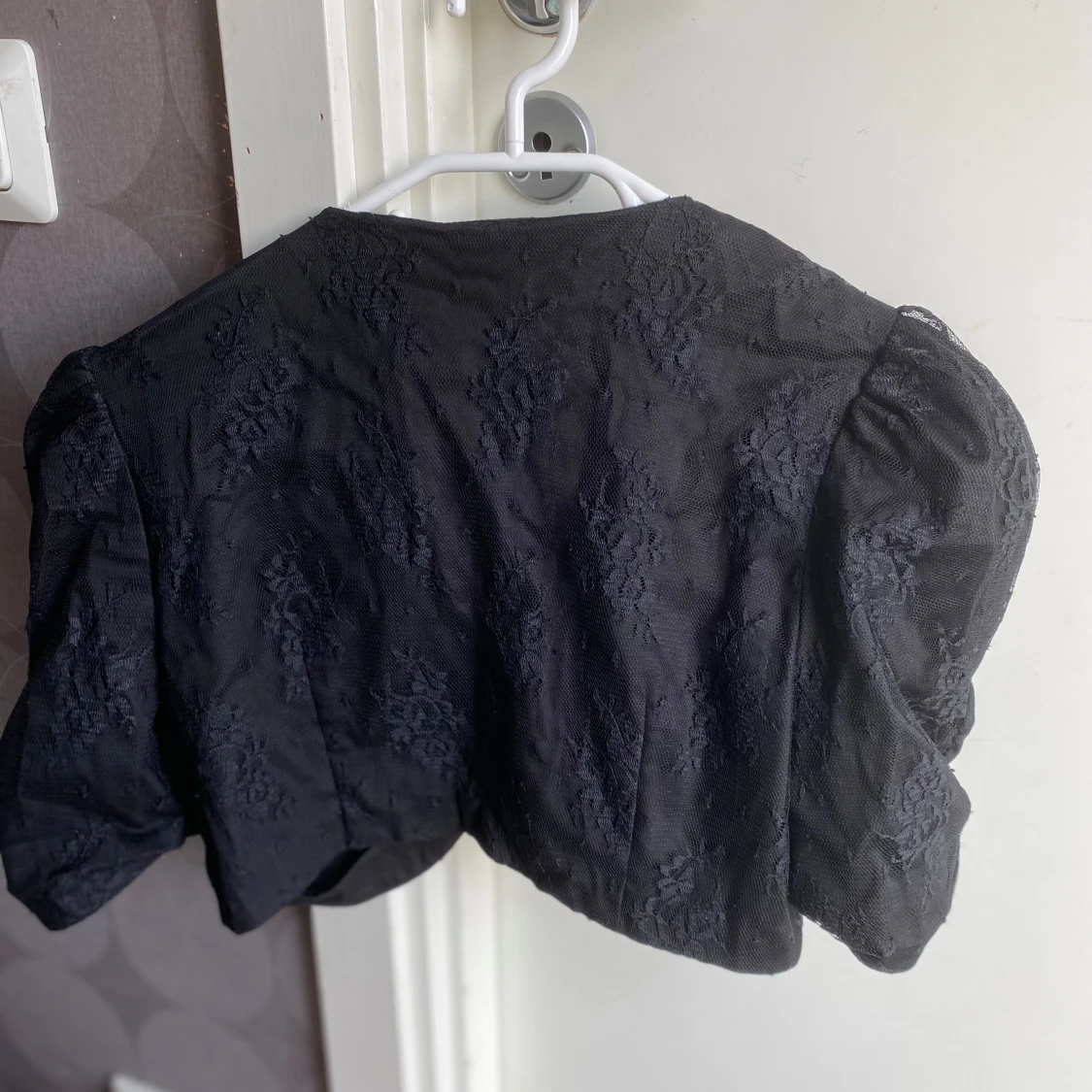 Svart spets kofta - 91