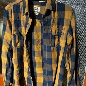 Skjorta - Använd lite, bra skick