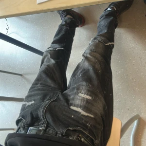 Jaens   - Säljer dom här för dom är för stora för mig och dom är väldigt sköna till den personen som vill han såna här 