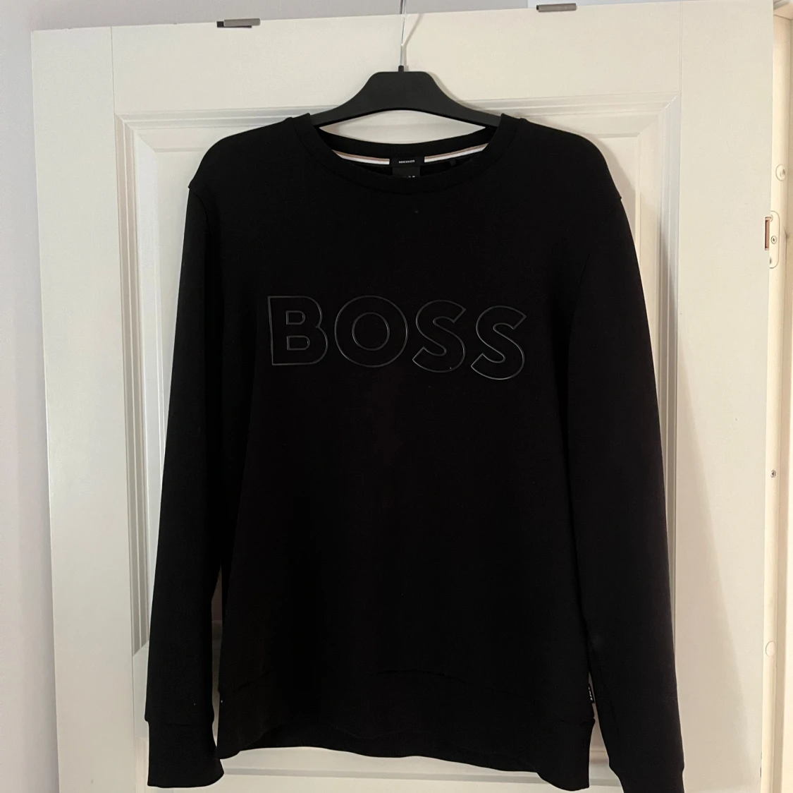BOSS sweatshirt L