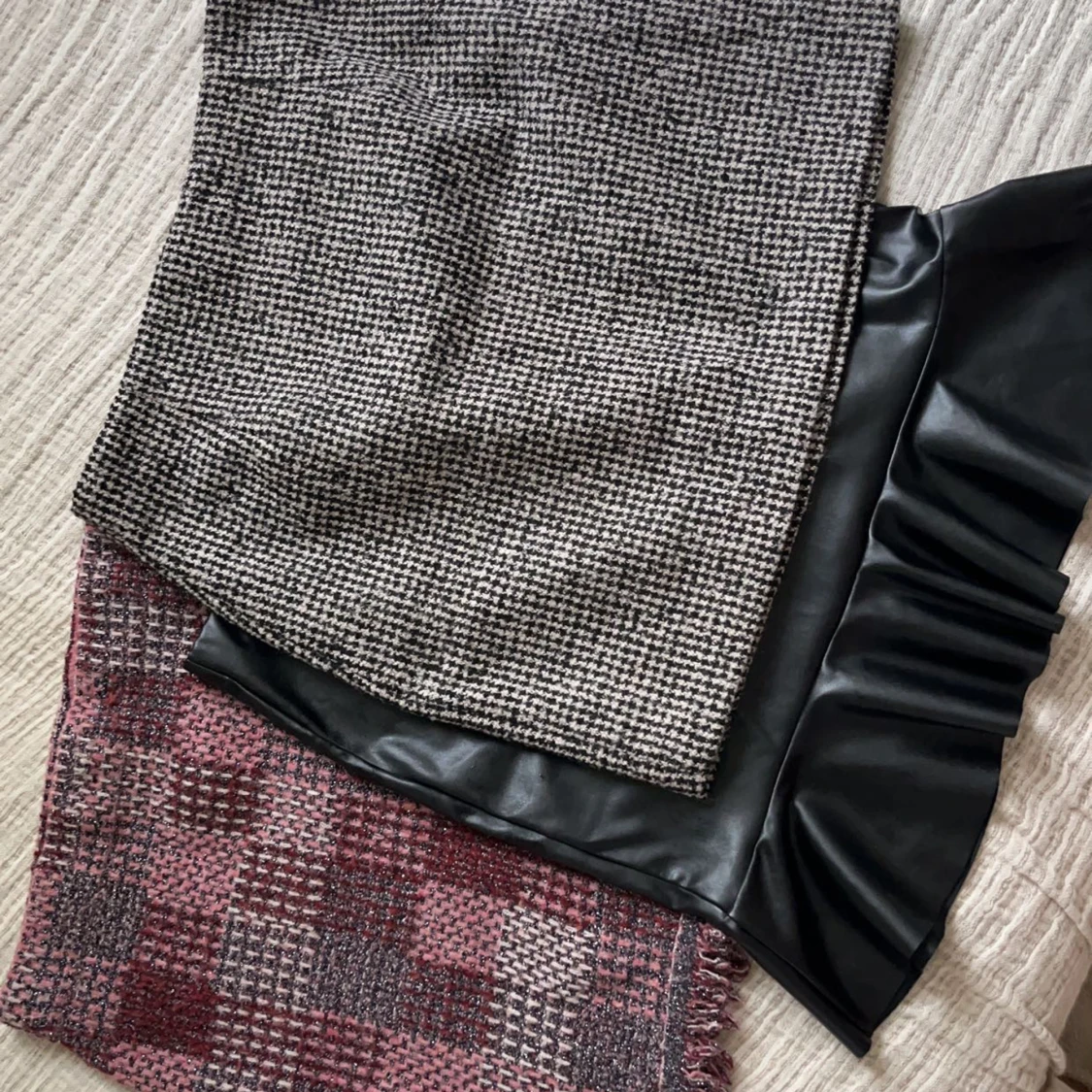 Kjolar från zara, H&M - 90