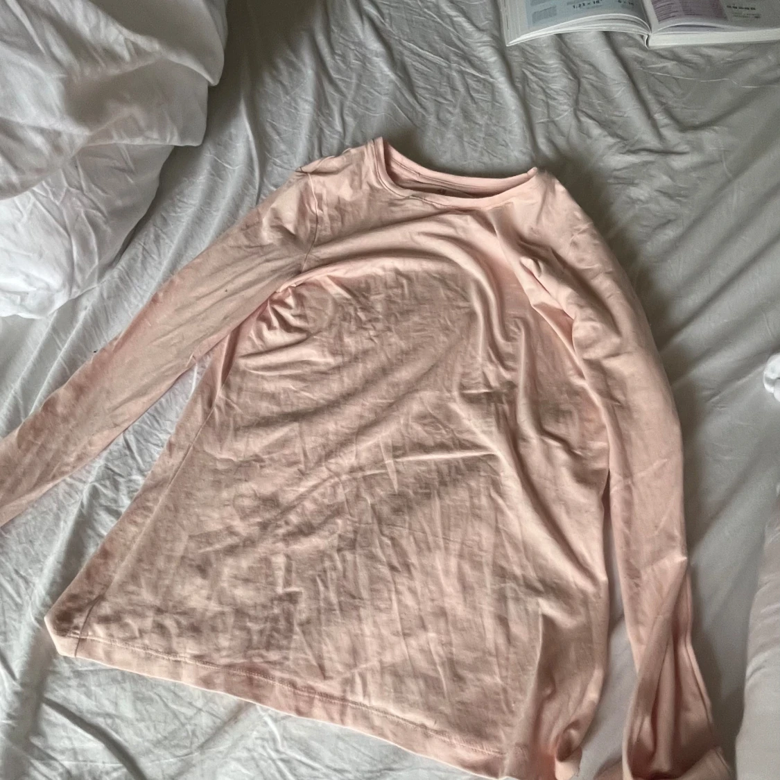 En rosa tun lång armad tröja - 90