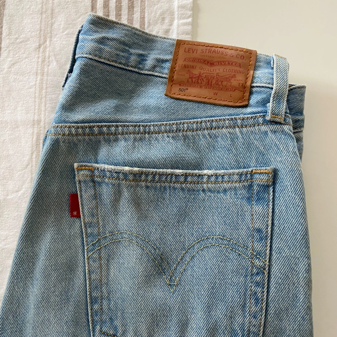 Levis Jeans 27/30 - 90