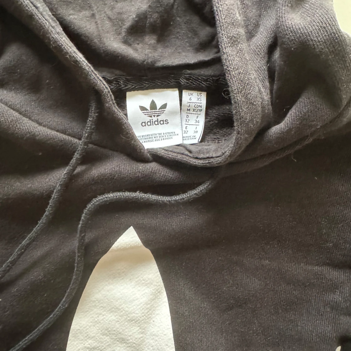 Svart hoodie från Adidas - 90