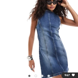 Ny asos klänning - Helt ny klänning från Asos med lapparna kvar. Returtiden gick ut så kunde tyvärr inte lämna tillbaka… Nypris: 429kr