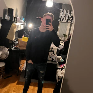 Morris träja - En stickad Morris tröja i bra skick och som har mycket kvar att ge  Om ni har några frågor är de bara att skriva😄