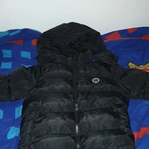 Trapstar jacka - Helt ny trapstar jacka med taggar på, mer bilder i dm.