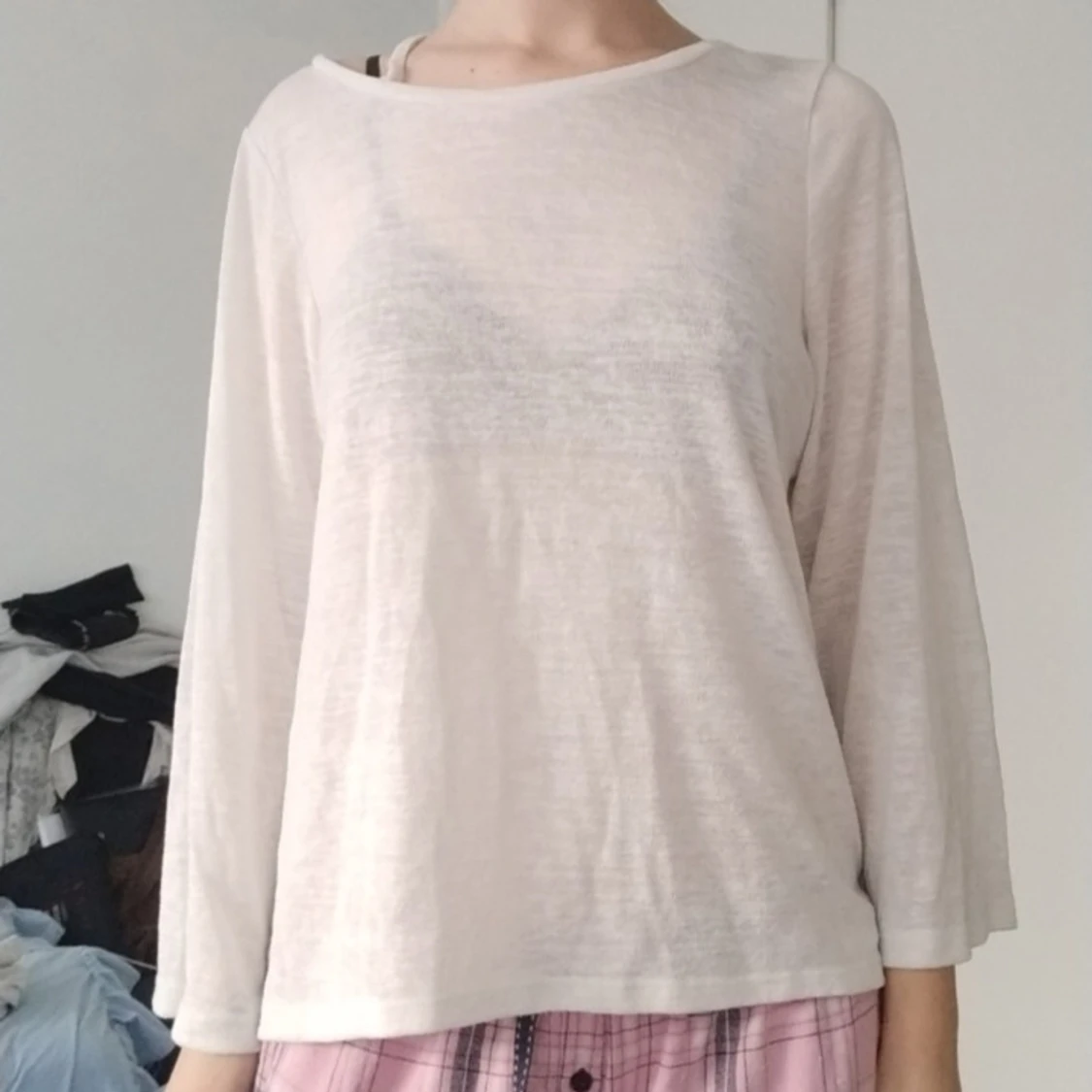 Långärmad tröja med öppen rygg 