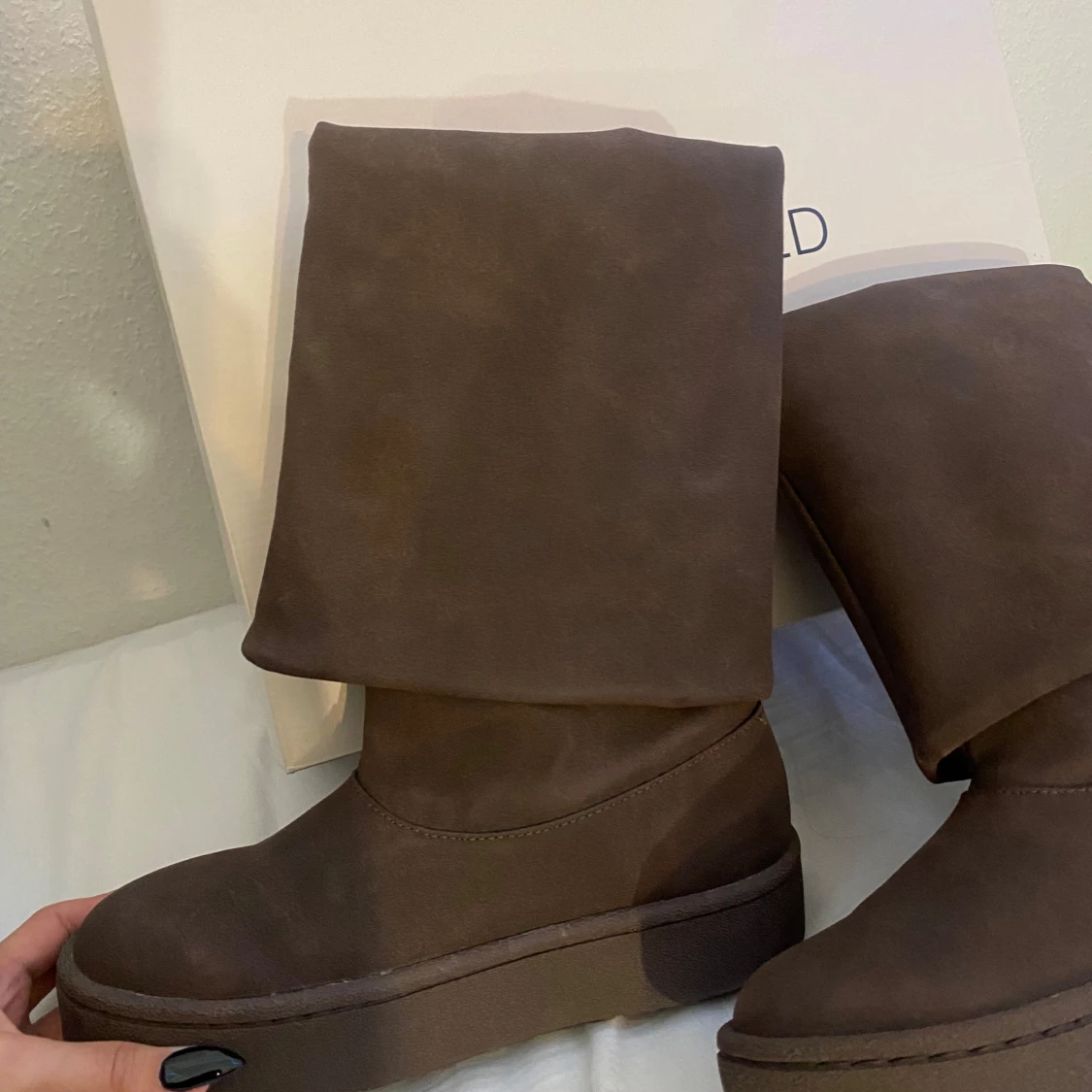 Platåstövlar- mörk brun  - 91