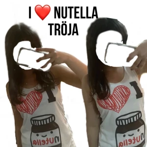 Tröja/linne  - Den är i bra skick, köptes i Grekland för flera år sen och har blivit använd förut! Tvättas självklart innan köp. Skriv om du vill ha tex mer bilder eller frågor💋 jag tar Swish och köp nu! 