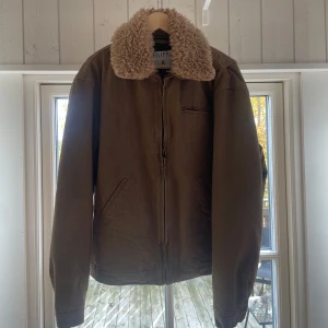 FILIPPA K JACKA - Säljer en Filippa K jacka som inte kommer till användning. Jackan har använts 2 gånger så den är i nyskick. Nypris ca 4000kr. Storlek på jackan är M. För fler frågor pm! /Max