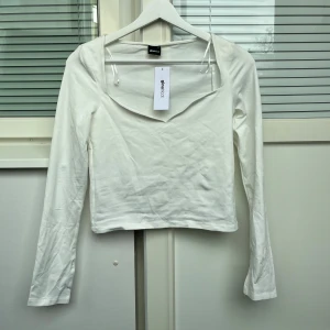 Gina topp - Superfin topp fråb gina tricot, aldrig använd, lapp kvar😇💓 Heartshaped halsringning 😇