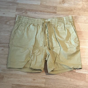 H&M gula shorts - H&M Gula shorts - Relaxed fit 52