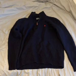 Ralph Lauren ull quarterzip  - Säljer den har tröjan för att den passar mig inte längre. Original storlek är M men passar som XS eller S.