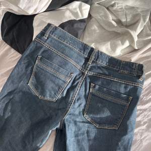 y2k jeans from esprit. Low waist and straight leg! Fits for size M