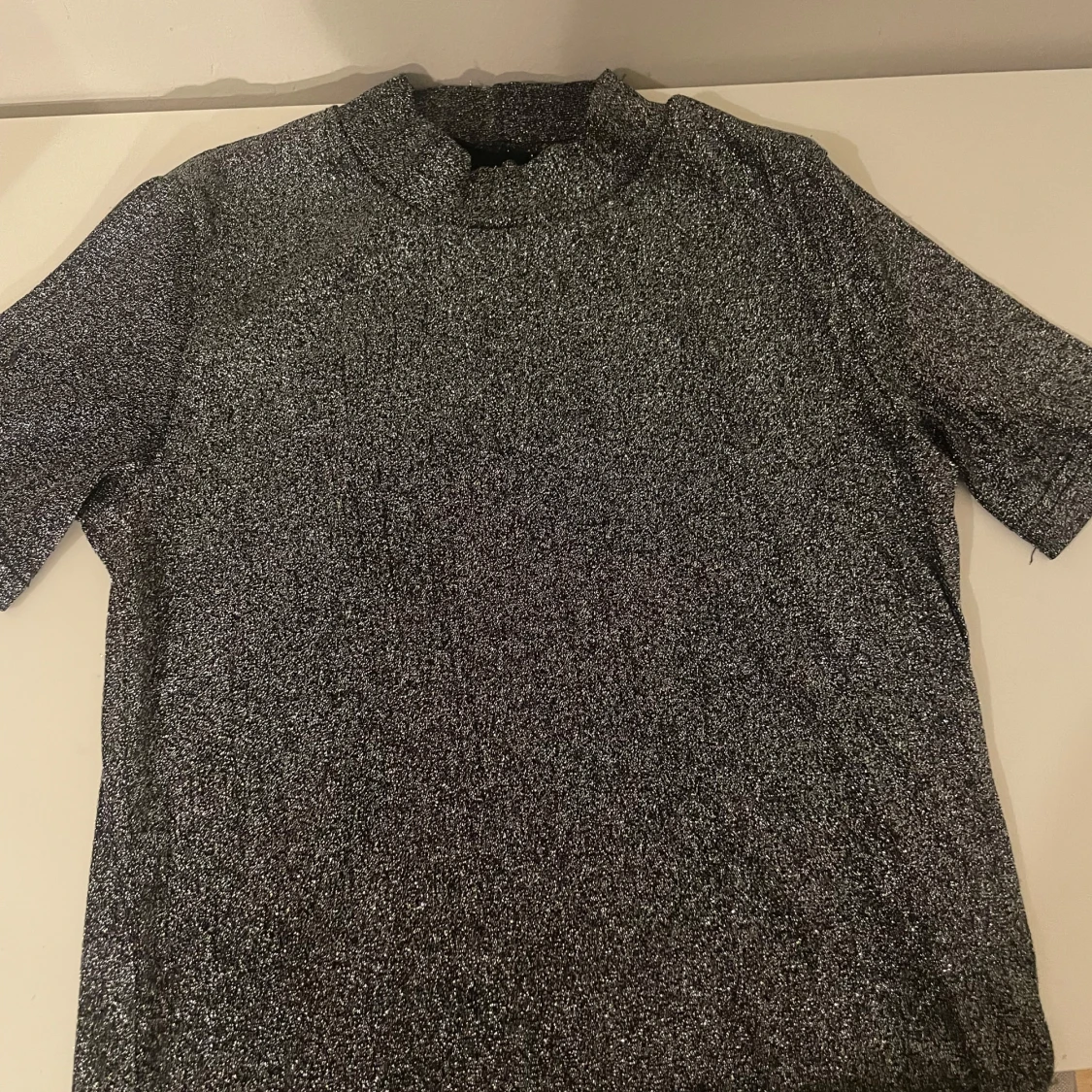 Glittrig tröja  - 90