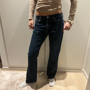 Low waist bootcut jeans - Så snygga😍 W29 L32 men är som S