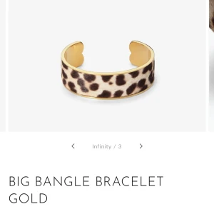 Unikt leopard armbamd från BYBORN - Jätte gulligt och unikt armband från BYBORN med leopard mönster. Inga defekter jätte bra skick. Säljer då den inte används💞 Nypris: 1300!