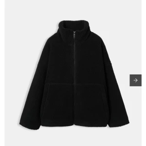 Teddy jacka  - Säljer min Carin Wester jacka då den är för stor för mig!  Lappen sitter kvar! Endast testad! 