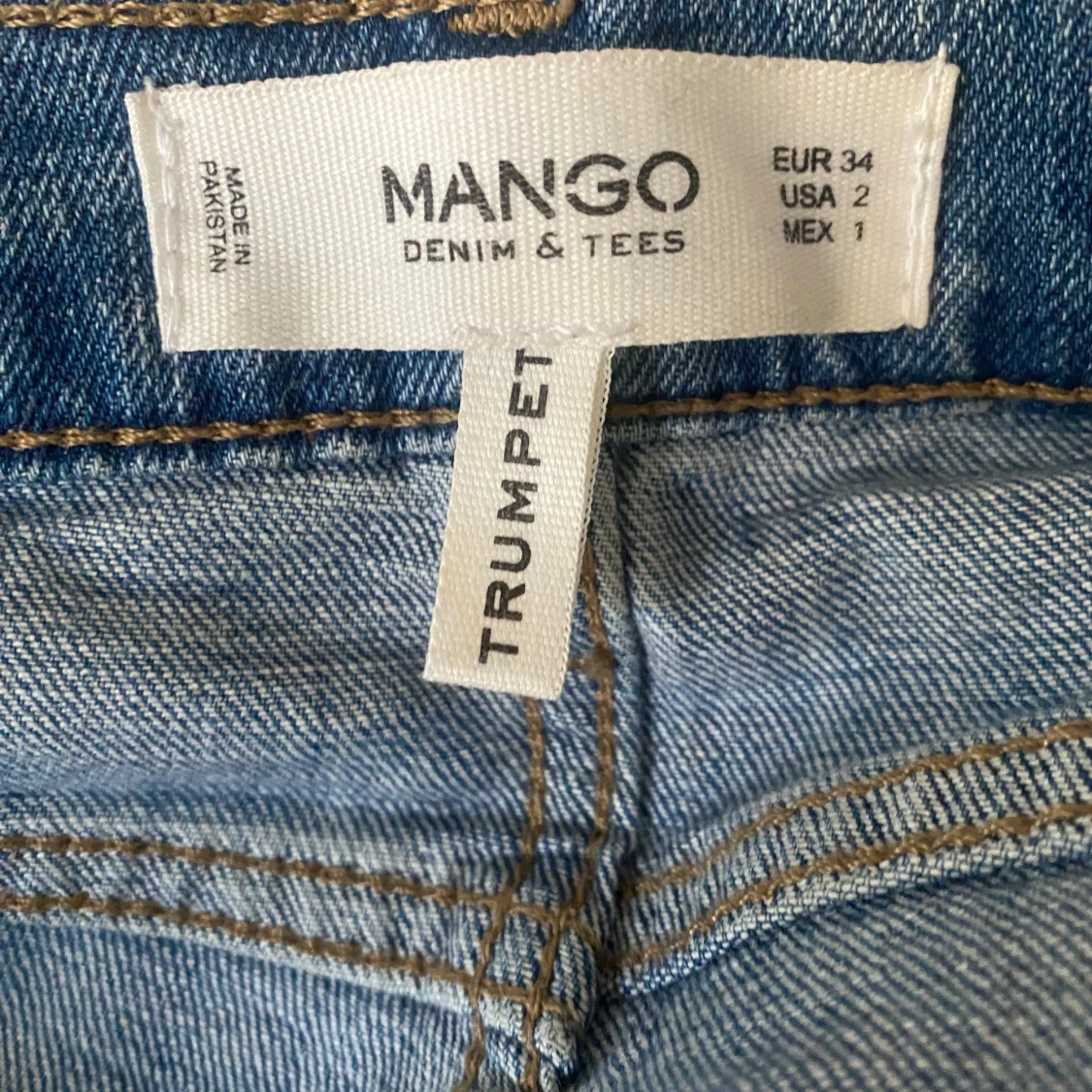Bootcut jeans med hål  - 90