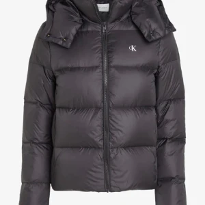 Calvin Klein jacka - Vinter jacka från Calvin Klein, inga defekter, M men passar mig som är S