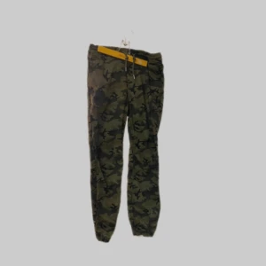 Kamouflage y2k grövre byxor  - Varma! 