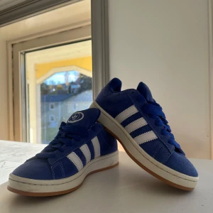 Campus 00 - Jätte fräscha campus 00 som bara är använda ca 3 ggr, säljer då de var för små!💗💗