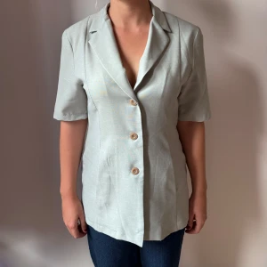 Kavaj - En vintage kavaj från Barcelona. Figursydd, sitter elegant på.