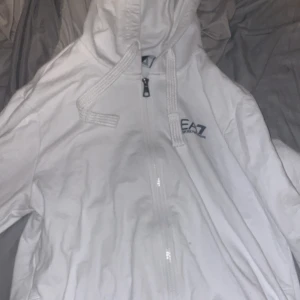 Ea7 zip hoodie  - Ea7 hoodie i bra skick