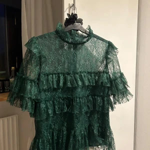 By Malina blus  - Jätte fin blus från by malina i jätte fint skick🥰