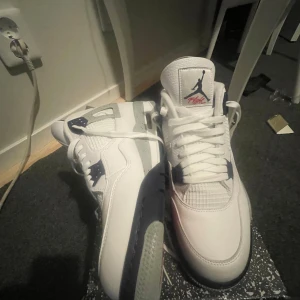 Jordan 4 - Säljer mina Jordan 4 aldrig använt