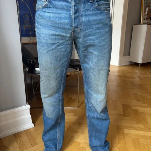 Straight Jeans - Klean regular straight fit weekday, knappt använda 10/10 kvalité. Snygga går o matcha t allt - pris går att diskutera!