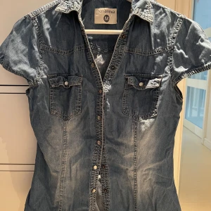 Jeansskjorta Terranova Italy - Mkt fin kortärmad jeansskjorta 