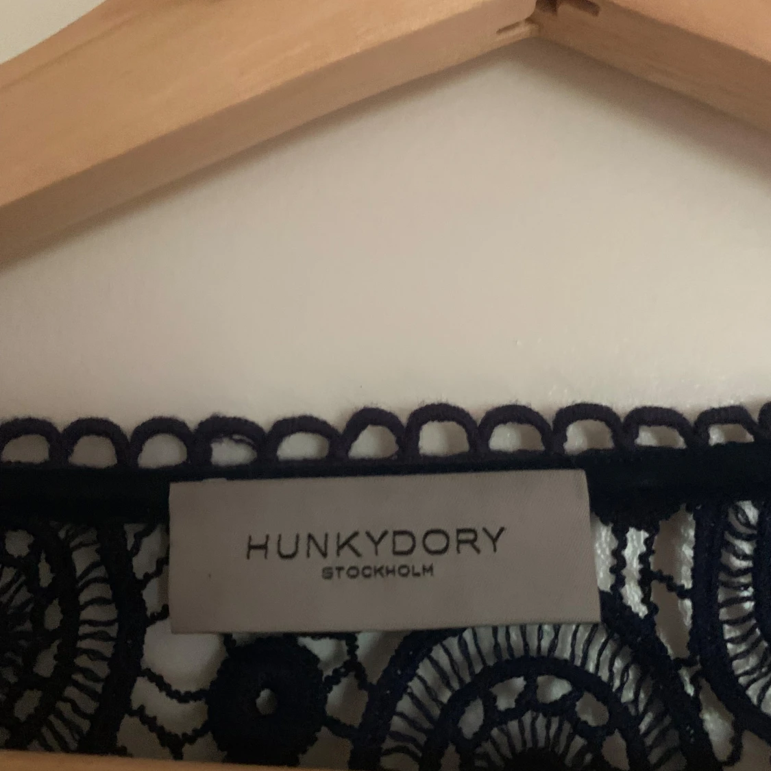 Mörkblå spetsblus - 93