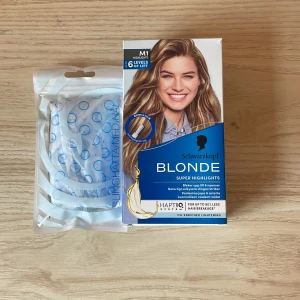 Schwarzkopf Blonde Super Highlights - Säljer en hårfärgningsprodukt från Schwarzkopf för att skapa super highlights och en slingmössa. Ny pris tillsammans 110kr mitt 40kr